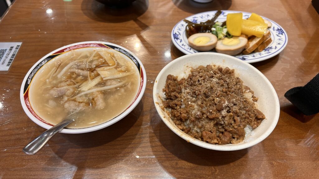 三元號魯肉飯-魯肉飯魚翅肉羹湯組合